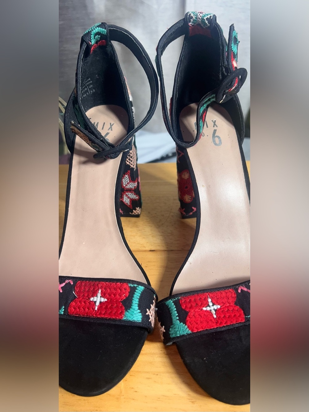 Mix No. 6 Black Floral Embroidered Block Heel Sandals Size 11